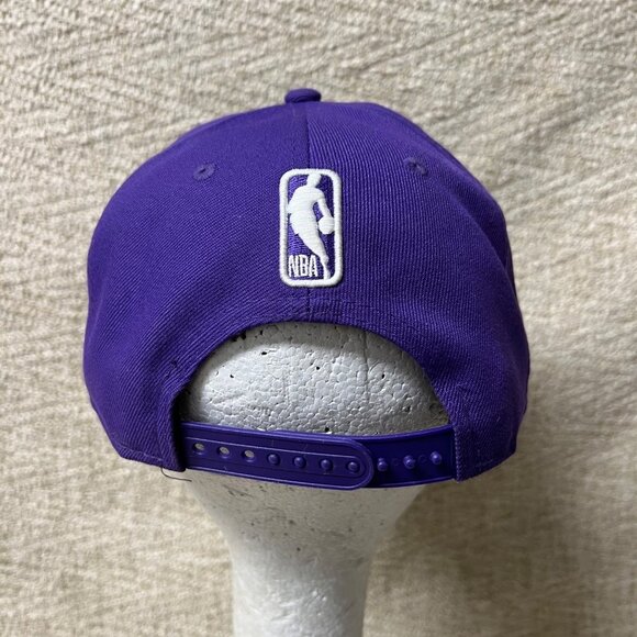 New Era Los Angeles Lakers Upside Down Logo 9FIFTY Snapback Hat Purple - Picture 2 of 7